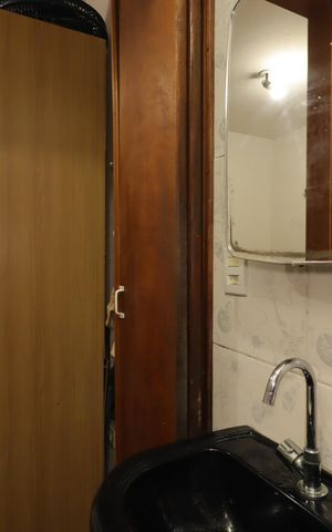 Casa à venda com 200m², 4 quartos e 2 vagasBanheiro da Suíte 1 da Casa 2