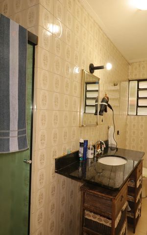 Casa à venda com 200m², 4 quartos e 2 vagasBanheiro da Casa 1