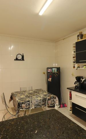Casa à venda com 200m², 4 quartos e 2 vagasCozinha da Casa 1
