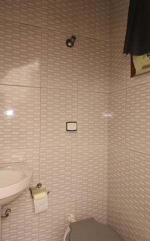 Casa à venda com 200m², 4 quartos e 2 vagasBanheiro de Serviço da Casa 2
