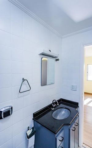 Apartamento à venda com 53m², 2 quartos e 1 vaga Apartamento à venda com 53m², 2 quartos e 1 vagaBanheiro social