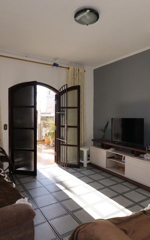 Casa à venda com 168m², 3 quartos e 2 vagasSala