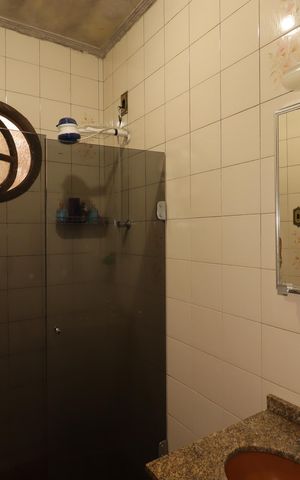 Casa à venda com 168m², 3 quartos e 2 vagasBanheiro do piso superior
