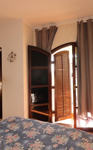 Casa à venda com 168m², 3 quartos e 2 vagasSuíte