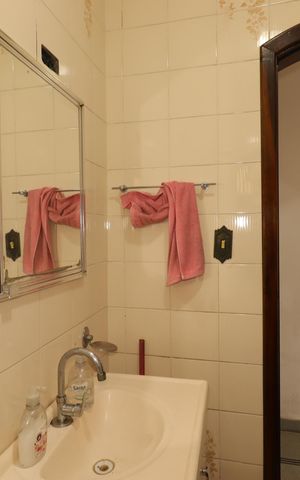 Casa à venda com 168m², 3 quartos e 2 vagasBanheiro do piso inferior