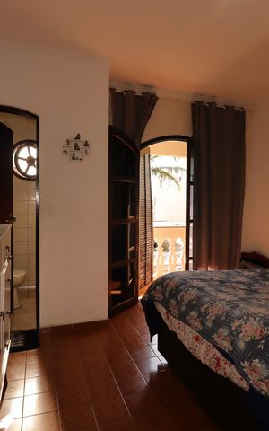 Casa à venda com 168m², 3 quartos e 2 vagasSuíte
