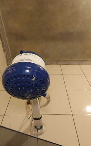 Casa à venda com 168m², 3 quartos e 2 vagasBanheiro do piso superior - Chuveiro