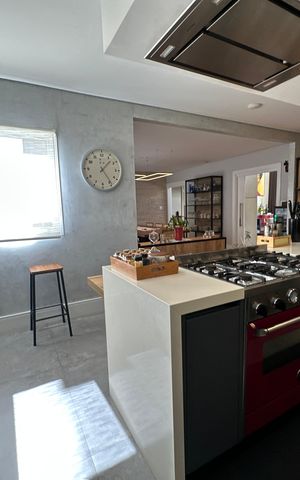 Casa de condomínio à venda com 1200m², 6 quartos e 7 vagas Casa de condomínio à venda com 1200m², 6 quartos e 7 vagasCozinha