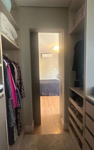 Casa de condomínio à venda com 1200m², 6 quartos e 7 vagas Casa de condomínio à venda com 1200m², 6 quartos e 7 vagasCloset da suíte 3
