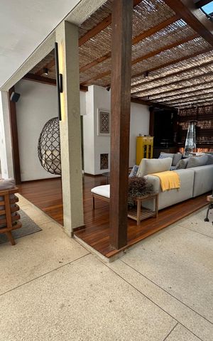 Casa de condomínio à venda com 1200m², 6 quartos e 7 vagas Casa de condomínio à venda com 1200m², 6 quartos e 7 vagasVaranda