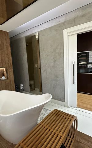 Casa de condomínio à venda com 1200m², 6 quartos e 7 vagas Casa de condomínio à venda com 1200m², 6 quartos e 7 vagasBanheiro da Suíte 2