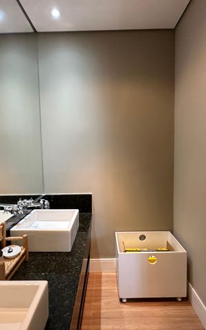 Casa de condomínio à venda com 1200m², 6 quartos e 7 vagas Casa de condomínio à venda com 1200m², 6 quartos e 7 vagasBanheiro 1