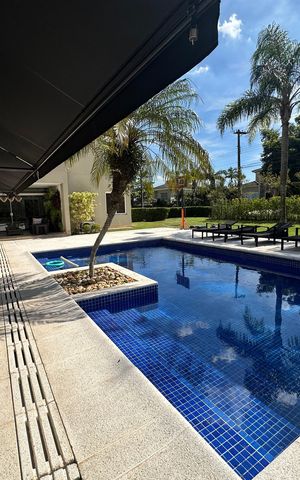 Casa de condomínio à venda com 1200m², 6 quartos e 7 vagas Casa de condomínio à venda com 1200m², 6 quartos e 7 vagasPiscina