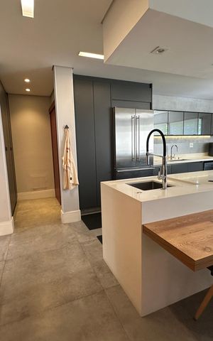 Casa de condomínio à venda com 1200m², 6 quartos e 7 vagas Casa de condomínio à venda com 1200m², 6 quartos e 7 vagasCozinha