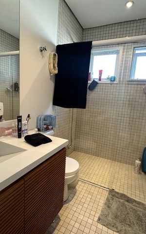Casa de condomínio à venda com 1200m², 6 quartos e 7 vagas Casa de condomínio à venda com 1200m², 6 quartos e 7 vagasBanheiro da Suíte 3