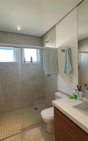 Casa de condomínio à venda com 1200m², 6 quartos e 7 vagas Casa de condomínio à venda com 1200m², 6 quartos e 7 vagasBanheiro da Suíte 1