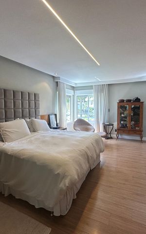 Casa de condomínio à venda com 1200m², 6 quartos e 7 vagas Casa de condomínio à venda com 1200m², 6 quartos e 7 vagasSuíte 2