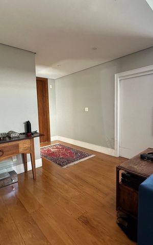 Casa de condomínio à venda com 1200m², 6 quartos e 7 vagas Casa de condomínio à venda com 1200m², 6 quartos e 7 vagasSala