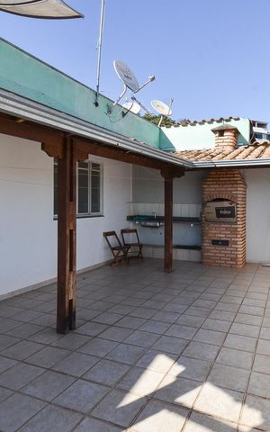 Casa à venda com 219m², 3 quartos e 2 vagas Casa à venda com 219m², 3 quartos e 2 vagasTerraço