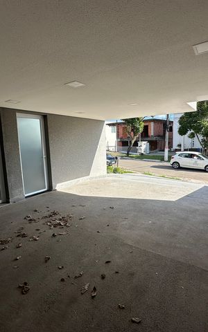 Casa de condomínio à venda com 252m², 5 quartos e 4 vagas Casa de condomínio à venda com 252m², 5 quartos e 4 vagasGaragem