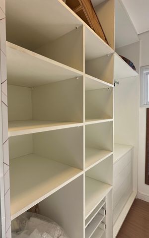 Casa de condomínio à venda com 252m², 5 quartos e 4 vagas Casa de condomínio à venda com 252m², 5 quartos e 4 vagasCloset da suíte 1