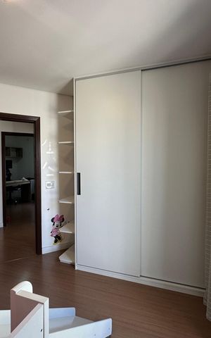 Casa de condomínio à venda com 252m², 5 quartos e 4 vagas Casa de condomínio à venda com 252m², 5 quartos e 4 vagasSuíte 2