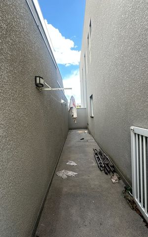Casa de condomínio à venda com 252m², 5 quartos e 4 vagas Casa de condomínio à venda com 252m², 5 quartos e 4 vagasQuintal