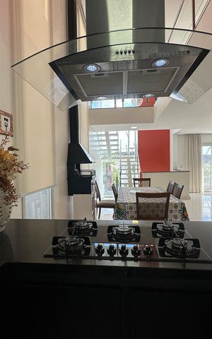 Casa de condomínio à venda com 252m², 5 quartos e 4 vagas Casa de condomínio à venda com 252m², 5 quartos e 4 vagasCozinha