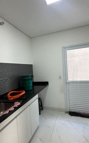 Casa de condomínio à venda com 252m², 5 quartos e 4 vagas Casa de condomínio à venda com 252m², 5 quartos e 4 vagasÁrea de Serviço