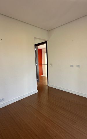 Casa de condomínio à venda com 252m², 5 quartos e 4 vagas Casa de condomínio à venda com 252m², 5 quartos e 4 vagasSuíte 1