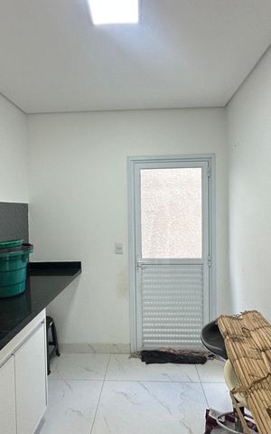 Casa de condomínio à venda com 252m², 5 quartos e 4 vagas Casa de condomínio à venda com 252m², 5 quartos e 4 vagasÁrea de Serviço