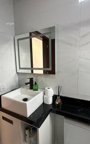 Casa de condomínio à venda com 252m², 5 quartos e 4 vagas Casa de condomínio à venda com 252m², 5 quartos e 4 vagasBanheiro social
