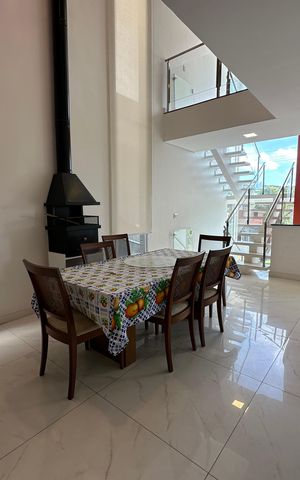 Casa de condomínio à venda com 252m², 5 quartos e 4 vagas Casa de condomínio à venda com 252m², 5 quartos e 4 vagasSala de Jantar