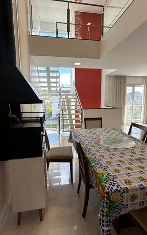 Casa de condomínio à venda com 252m², 5 quartos e 4 vagas Casa de condomínio à venda com 252m², 5 quartos e 4 vagasSala de Jantar
