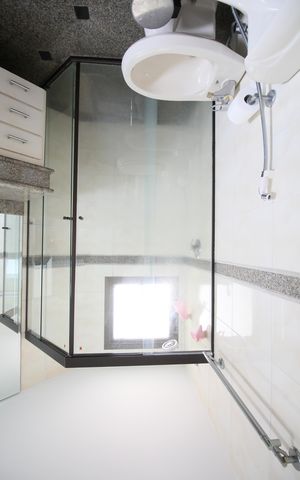 Apartamento à venda com 225m², 4 quartos e 4 vagasBanheiro 