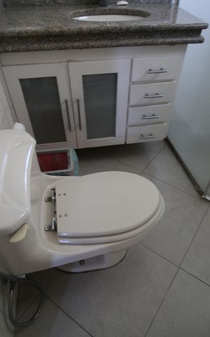 Apartamento à venda com 225m², 4 quartos e 4 vagasBanheiro 