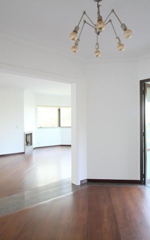 Apartamento à venda com 225m², 4 quartos e 4 vagasSala