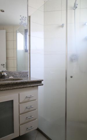 Apartamento à venda com 225m², 4 quartos e 4 vagasBanheiro 