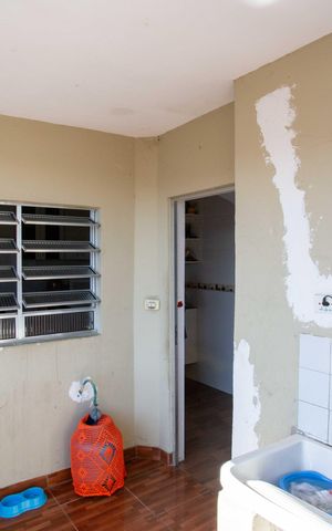 Casa à venda com 180m², 3 quartos e 1 vagaÁrea de Serviço Casa 2