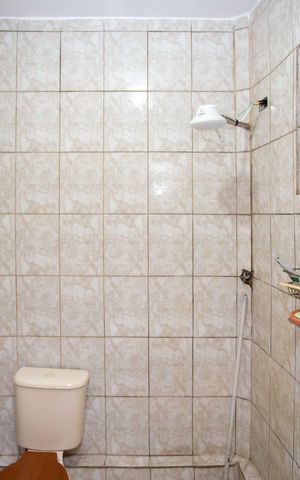 Casa à venda com 180m², 3 quartos e 1 vagaBanheiro 2 Casa 1