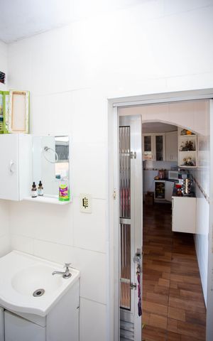 Casa à venda com 180m², 3 quartos e 1 vagaBanheiro Casa 2