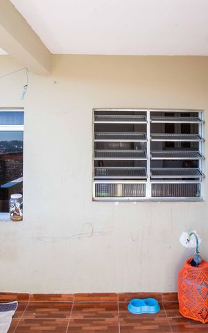 Casa à venda com 180m², 3 quartos e 1 vagaÁrea de Serviço Casa 2