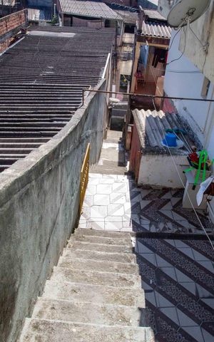 Casa à venda com 180m², 3 quartos e 1 vagaEscada