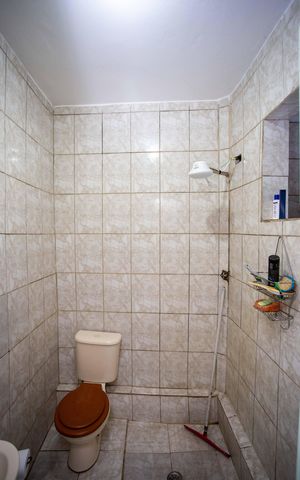 Casa à venda com 180m², 3 quartos e 1 vagaBanheiro 2 Casa 1