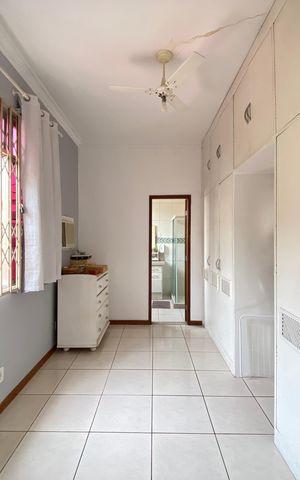 Casa à venda com 200m², 3 quartos e 2 vagas