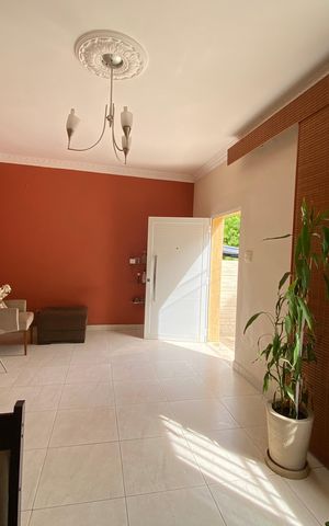 Casa à venda com 200m², 3 quartos e 2 vagas