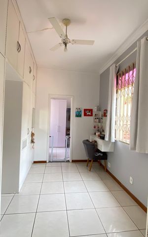 Casa à venda com 200m², 3 quartos e 2 vagas