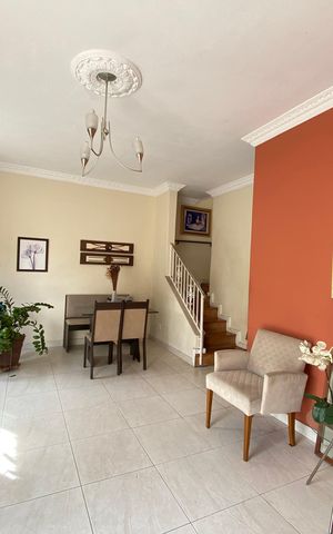 Casa à venda com 200m², 3 quartos e 2 vagas