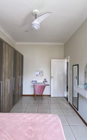 Casa à venda com 200m², 3 quartos e 2 vagas