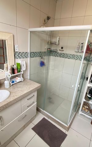 Casa à venda com 200m², 3 quartos e 2 vagas